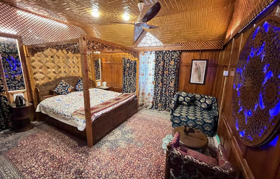 Young Shahzada Group Of House boats