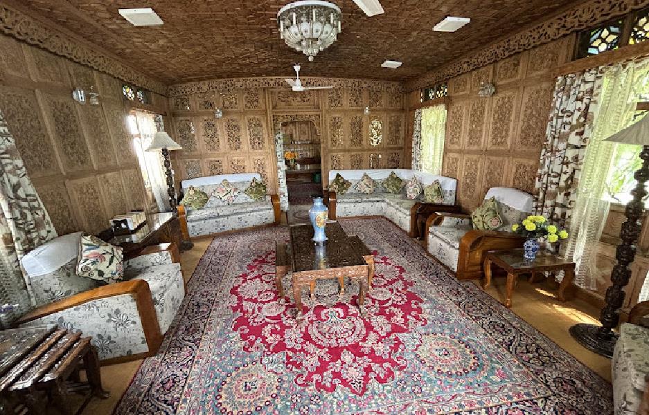 Bostan Gulistan Houseboat
