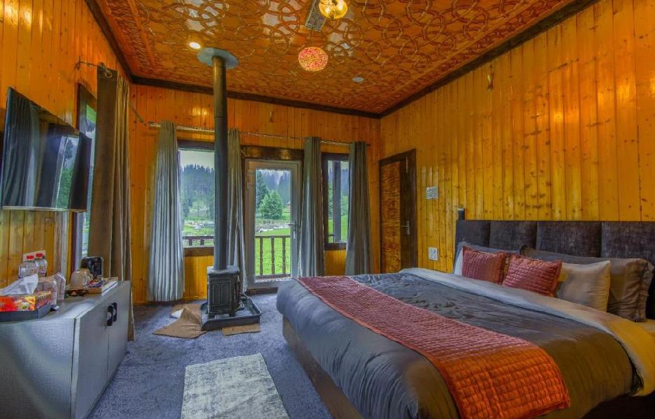 gulmarg wood by stay pattern