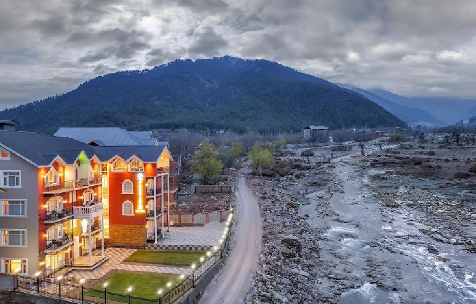 The Pahalgam Shore 