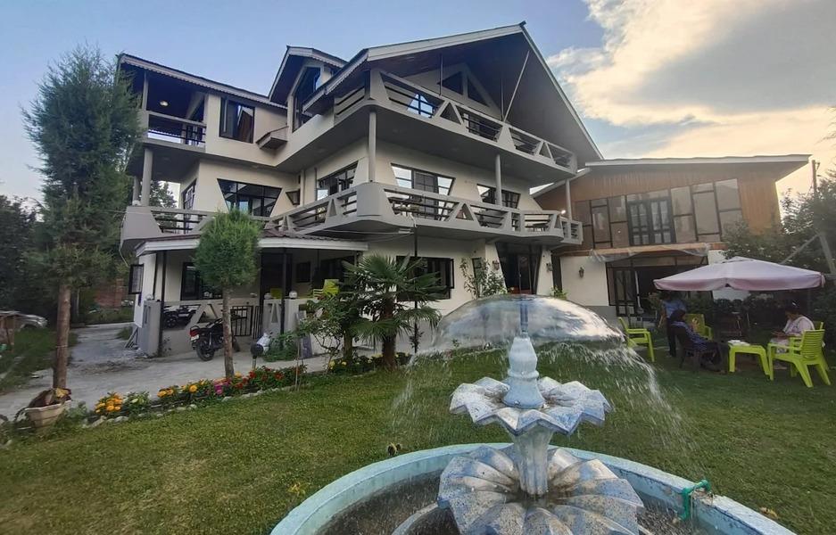  Petals of Chinar Hospitality