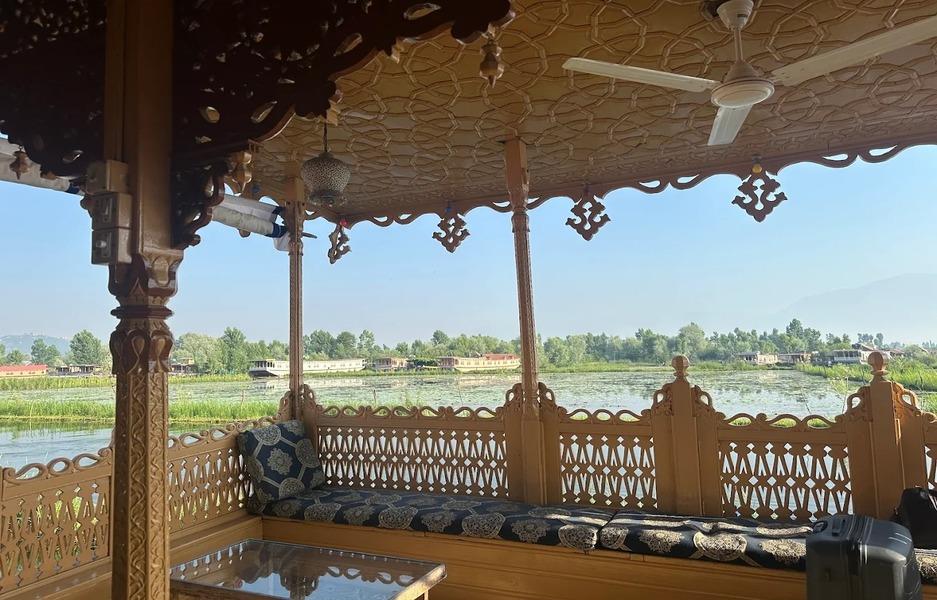 Royal Star Houseboat